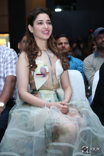 Tamannaah-at-IIFA-Utsavam-Curtain-Raiser-2015